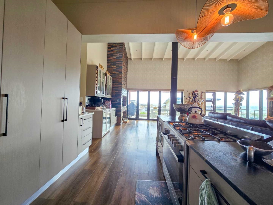 5 Bedroom Property for Sale in Stilbaai Oos Western Cape